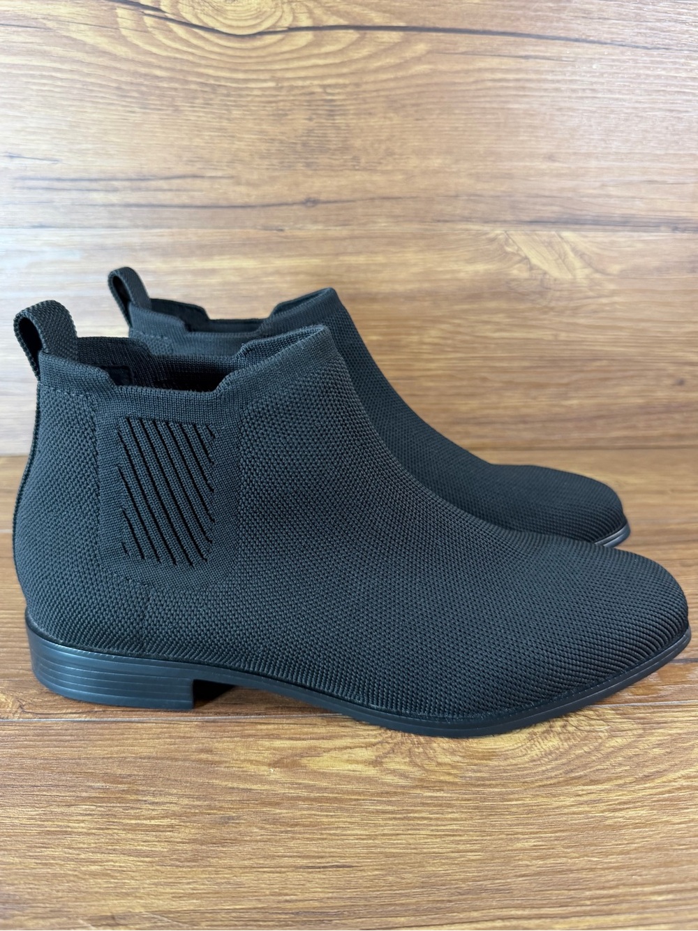 Vivaia Ryan Pro‎ Square Toe Water Repellent Chelsea Boots Women’s Size 9.5 (40)